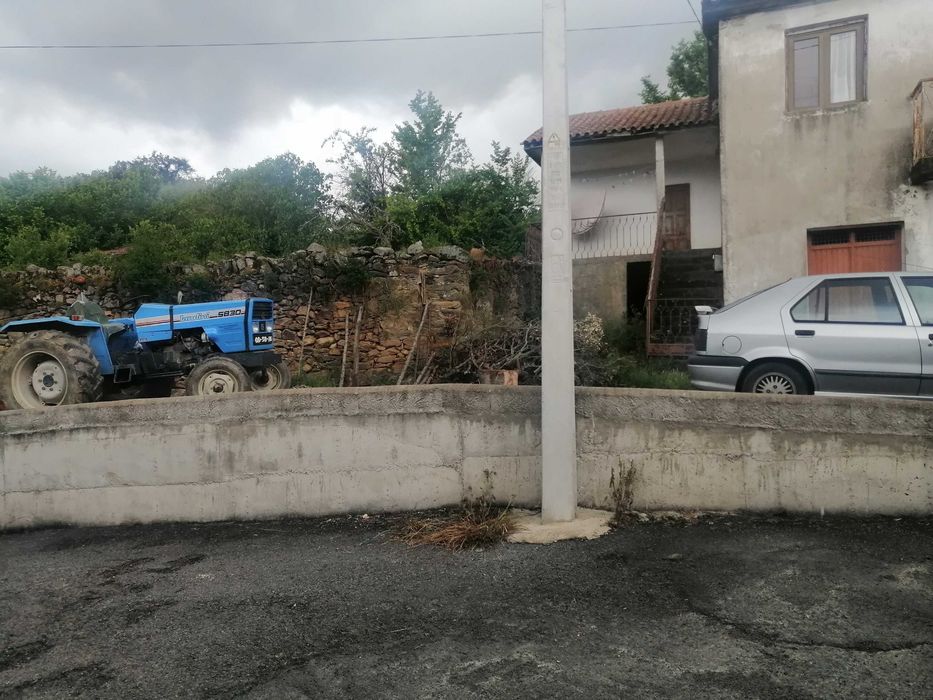 Moradia com Terreno em Zava Mogadouro