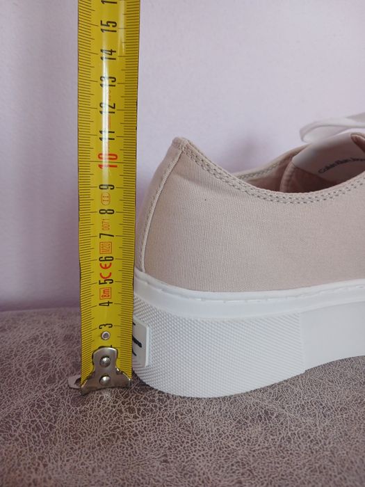 Кеди жіночі бежеві 40 розмір стелька 26 см
