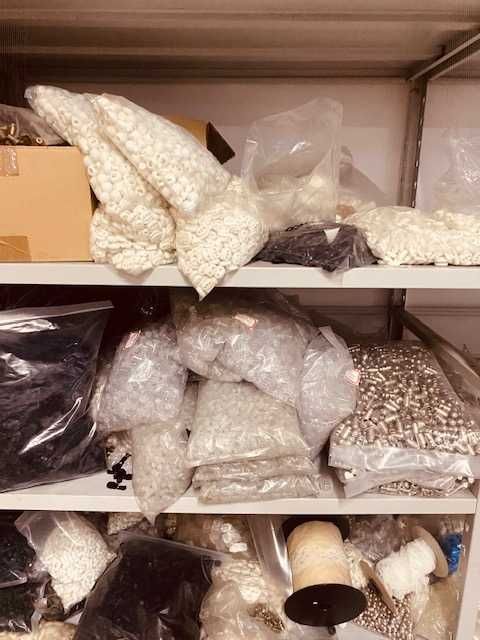 Insolvência 100,000 stoppers e Reguladores de cordões e ponteiras