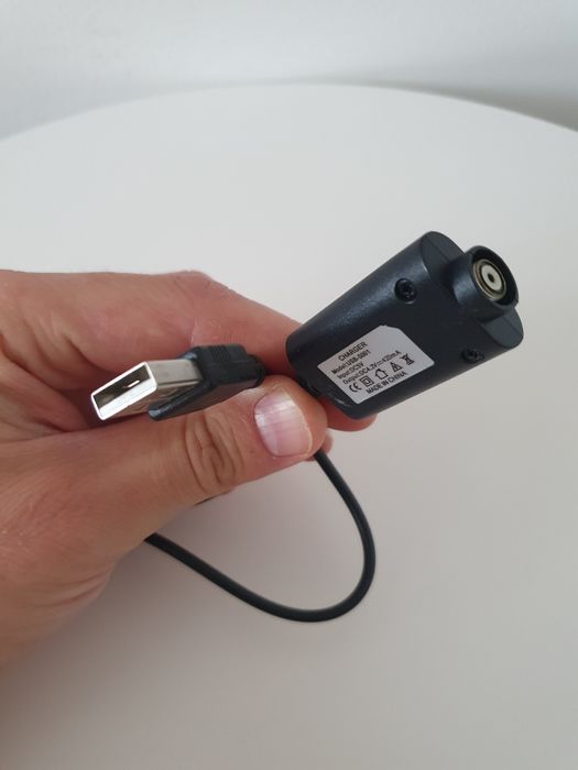 Ładowarka USB Z Gwintem model: usb-s001 do e-papierosów