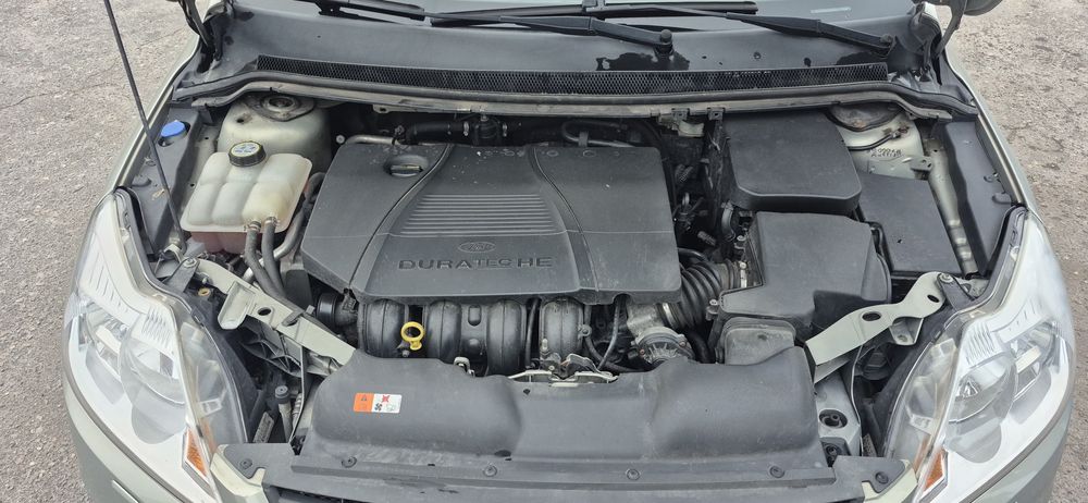 Продаю Форд фокус 2010 2.0 АКПП в комплектации Ghia