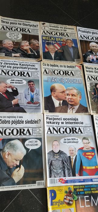 Zestaw gazet Angora – okładki z braćmi Kaczyńskimi