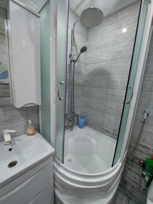 продам б/у душеву кабину.