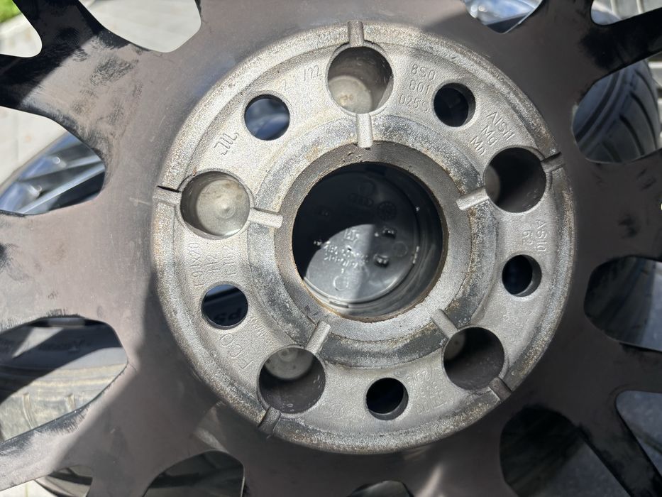 oryginalna felga aluminiowa AUDI 8S0801025S 9x20” ET52