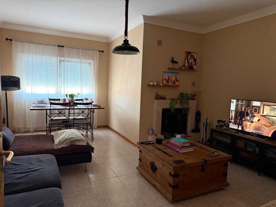 Apartamento T2 totalmente equipado e mobilado