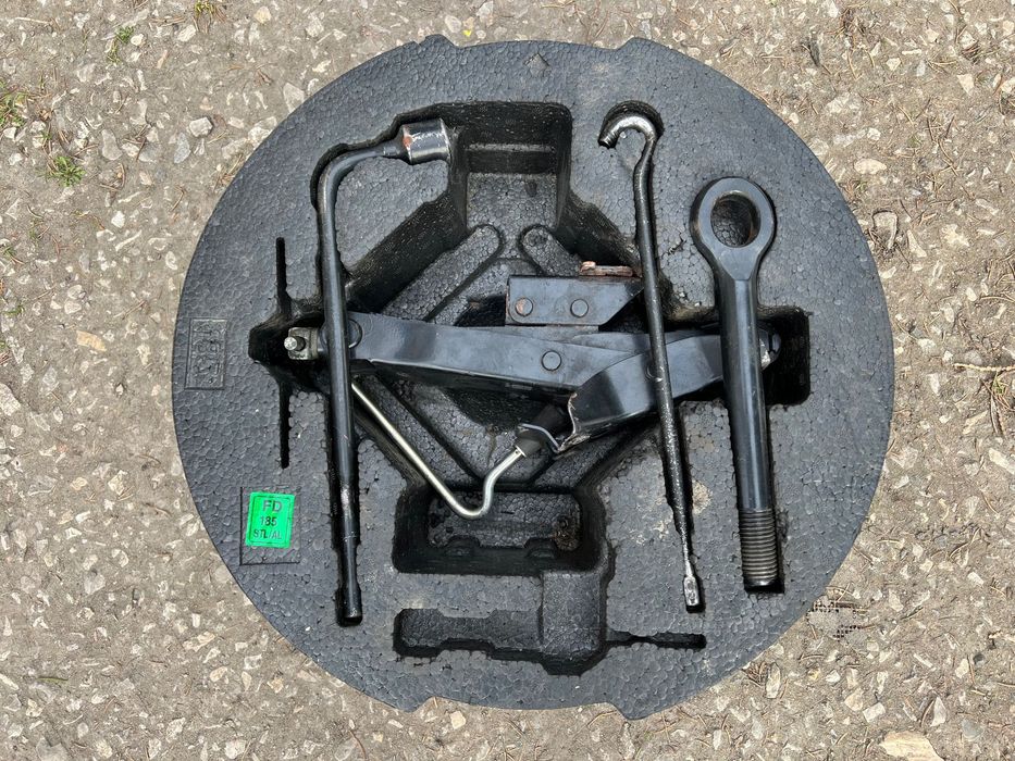 HYUNDAI I30 I WKŁAD KOŁA ZAPASOWEGO ZESTAW NAPRAWCZY 09149-2L100