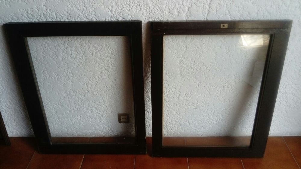 Janelas de madeira com vidros