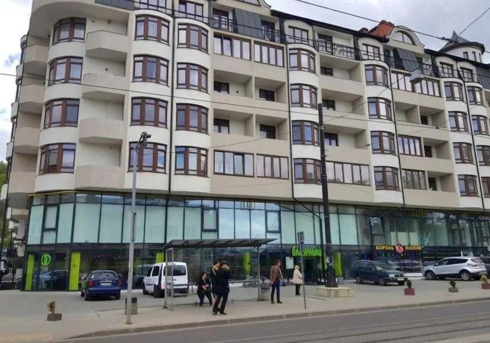 Оренда фасадного приміщення в ближньому центрі