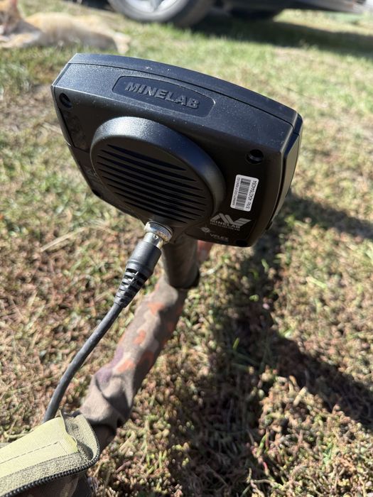 Продам металошукач Minelab X-TERRA 705