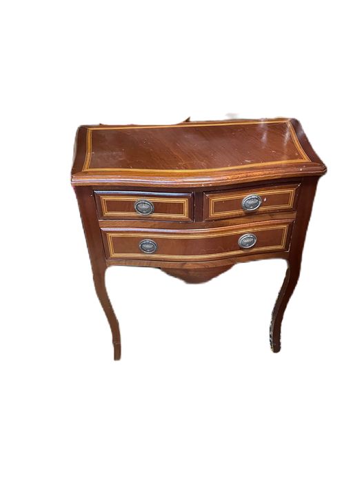 Pequena mesa d. Maria antiga