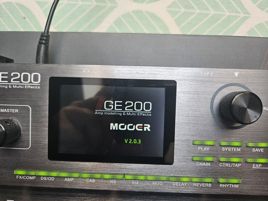 Multiefekt Mooer Ge 200stan bardzo dobry.