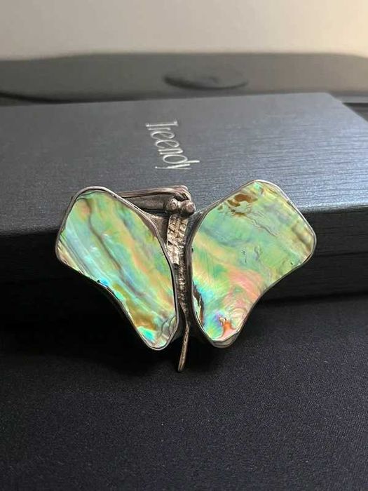 Oryginalny naszyjnik motyl z muszlą paua