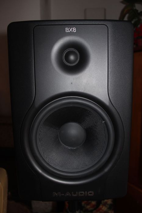 Monitores de Estúdio M-Audio BX8 D2 (par) + Suportes: Excelente Estado64729401490049121