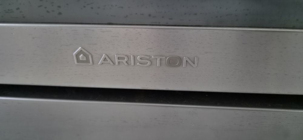 Micro-ondas embutido Ariston ( avariado)