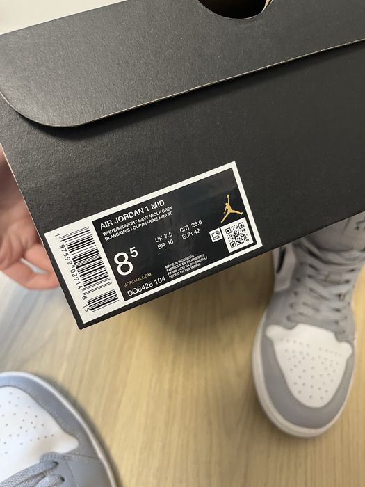 Jordan 1 Mid Wolf Grey Midnight Navy