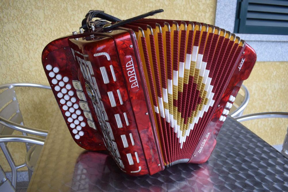Concertina Adria 3 Voz Fa# La# Re#