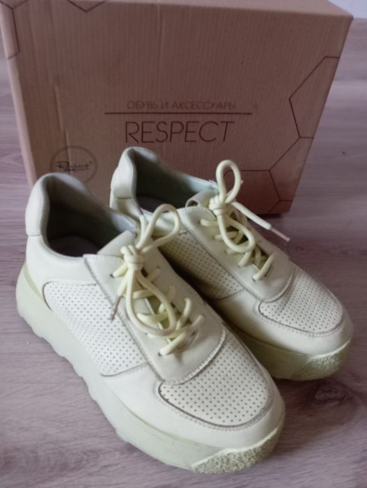 Кросівки для дівчини Respect Yourself 37 р. шкіряні