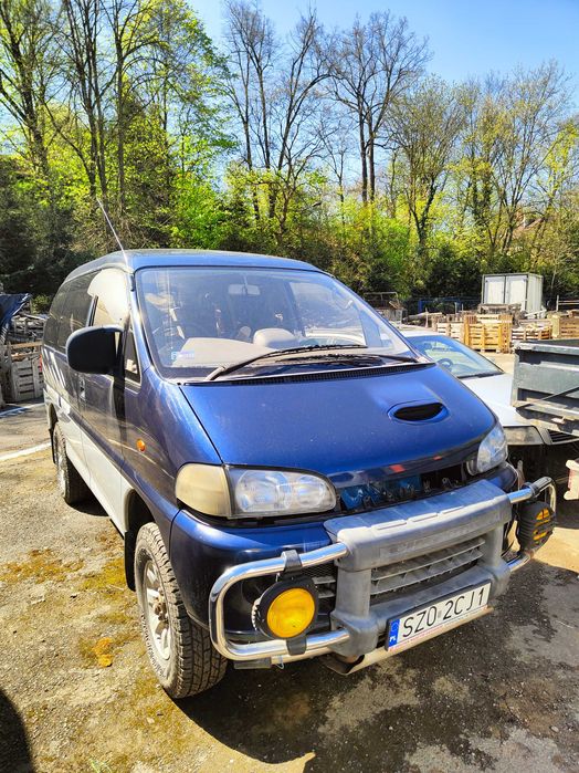 Mitsubishi Delica 2.8 TD 4x4 w wersji Chamonix baza na budowę kampera
