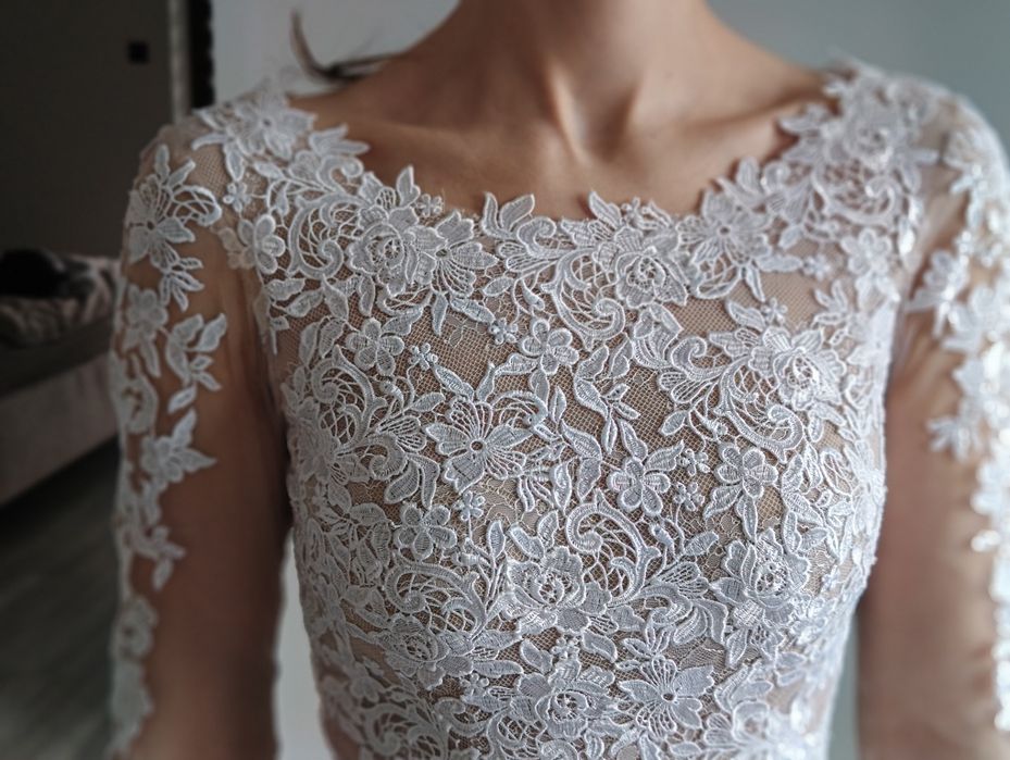 Suknia Ślubna klasyczna elegancka gipiura boho