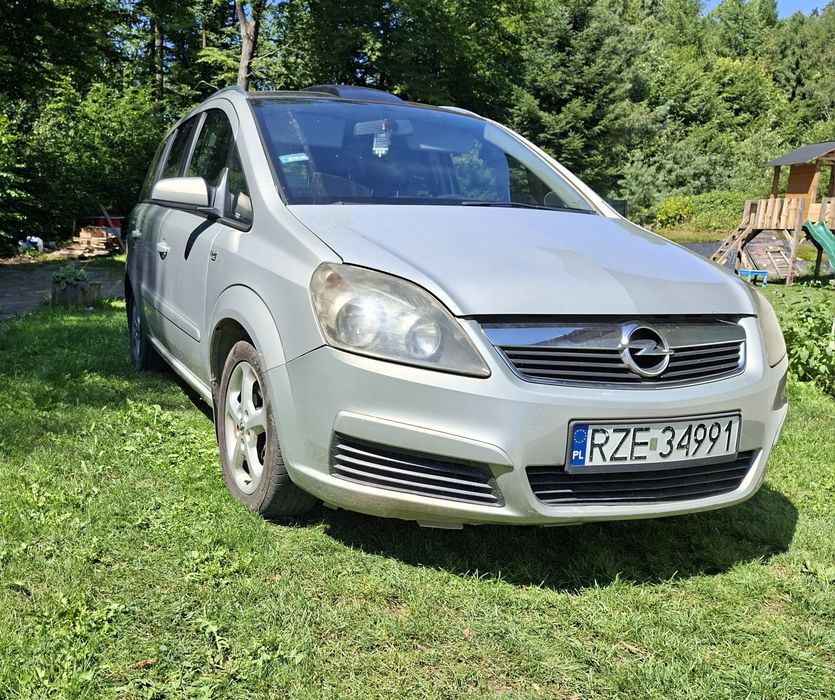 Opel Zafira b 2005 1.9 TDCI