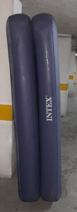 Colchão insuflável elétrico Fast Fill, ideal para campismo, visitas ou uso diário. Enche em poucos minutos graças à bomba elétrica integrada