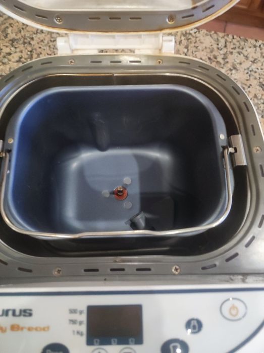 Vendo máquina de fazer pão Taurus