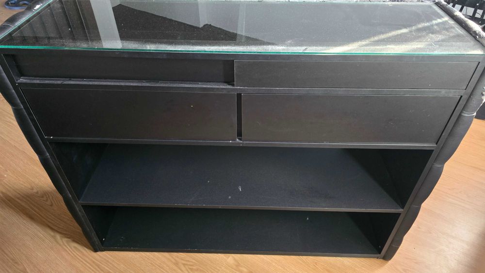 Sofa e movel capitonê para restauro