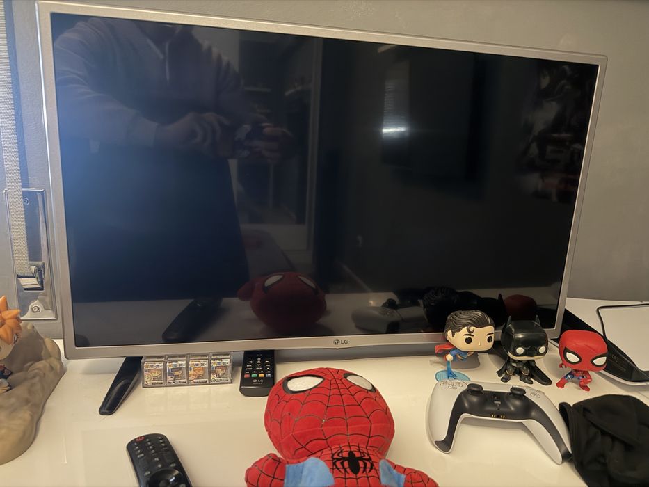 TV LG 32" LED (Modelo 32LH510B) + Comando e Transformador