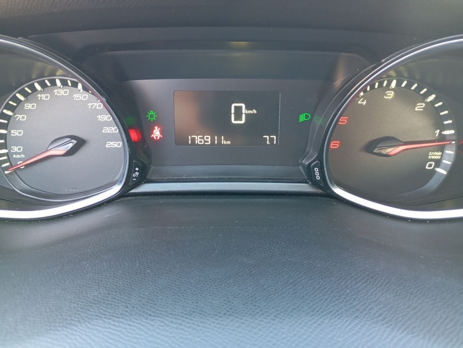 Pegeout 308 SW 1.6 HDI