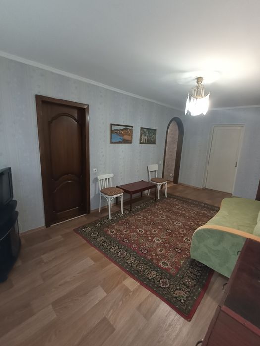 2к.  Цегляний будинок. Не торцева.