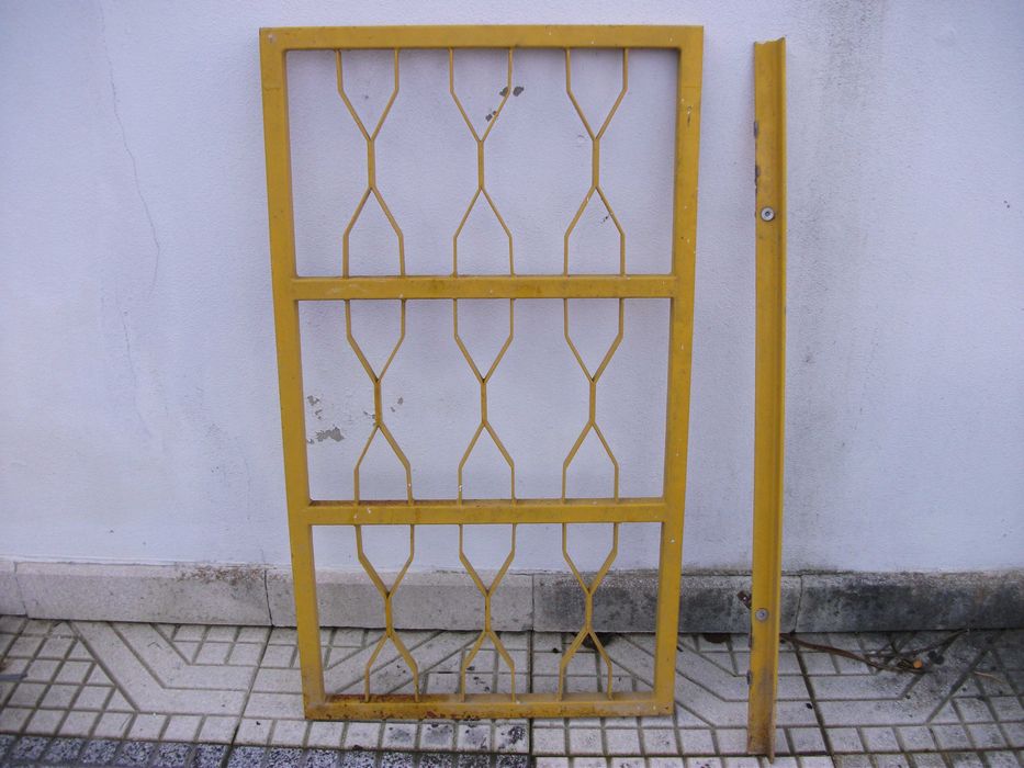 Portão em ferro galvanizado. Medidas 90cmx50cm Tubo 30x30