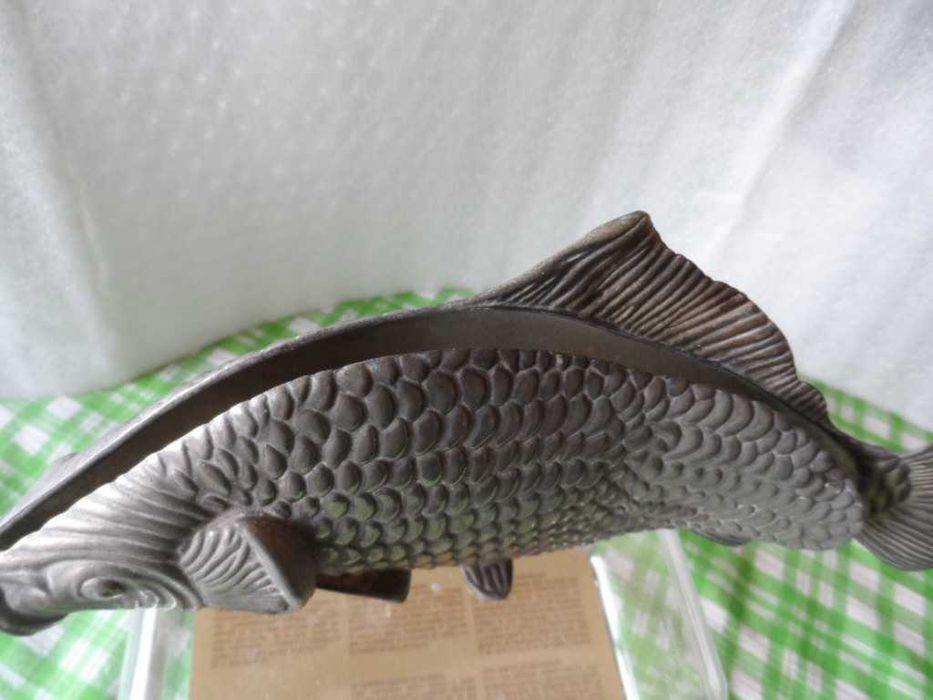 PEIXE EM METAL trabalhado À MÃO  Africano ( Antigo )