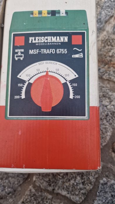 Sinais potentes para comboios 12v
