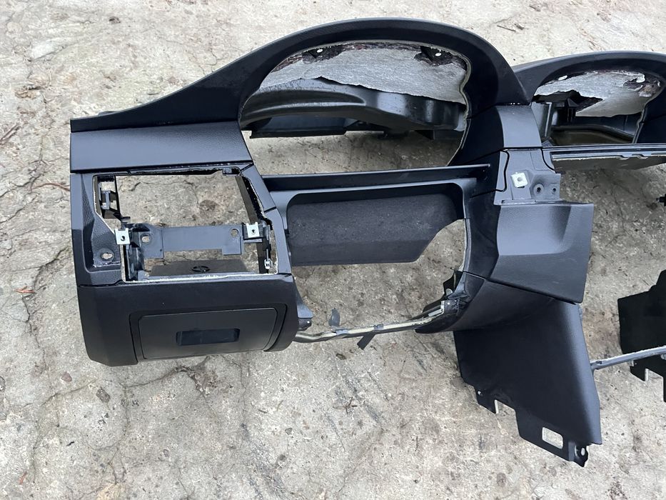 Deska rozdzielcza kokpit bmw e60 e61 head-up cupholdery czarna