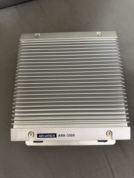 PC Industrial Advantech ARK-3500 Fanless