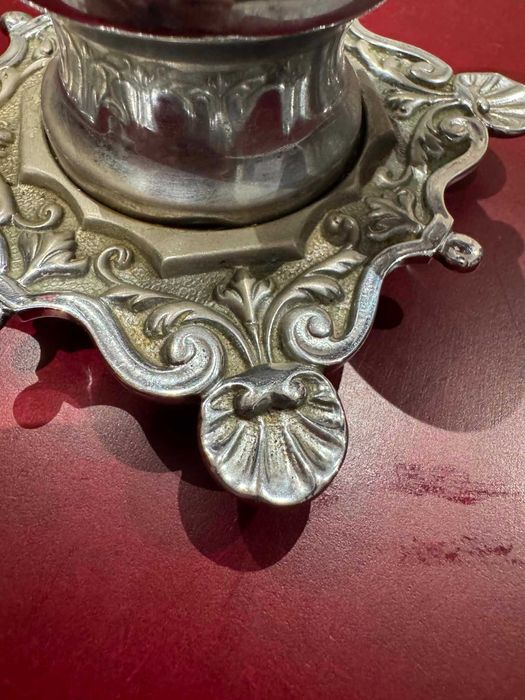Tinteiro Antigo em Latão Vitoriano com Base Ornamentada