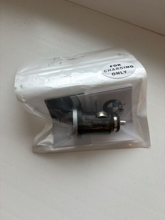 Зарядне у прикуррювач BMW оригінал