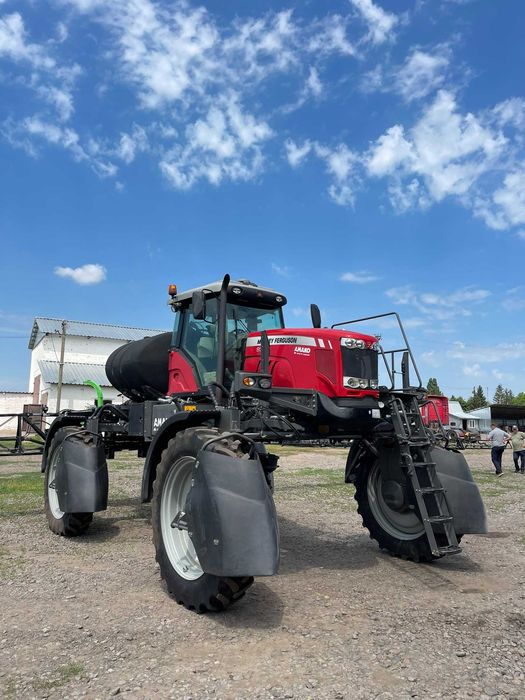 Самохідний обприскувач Massey Ferguson 9330