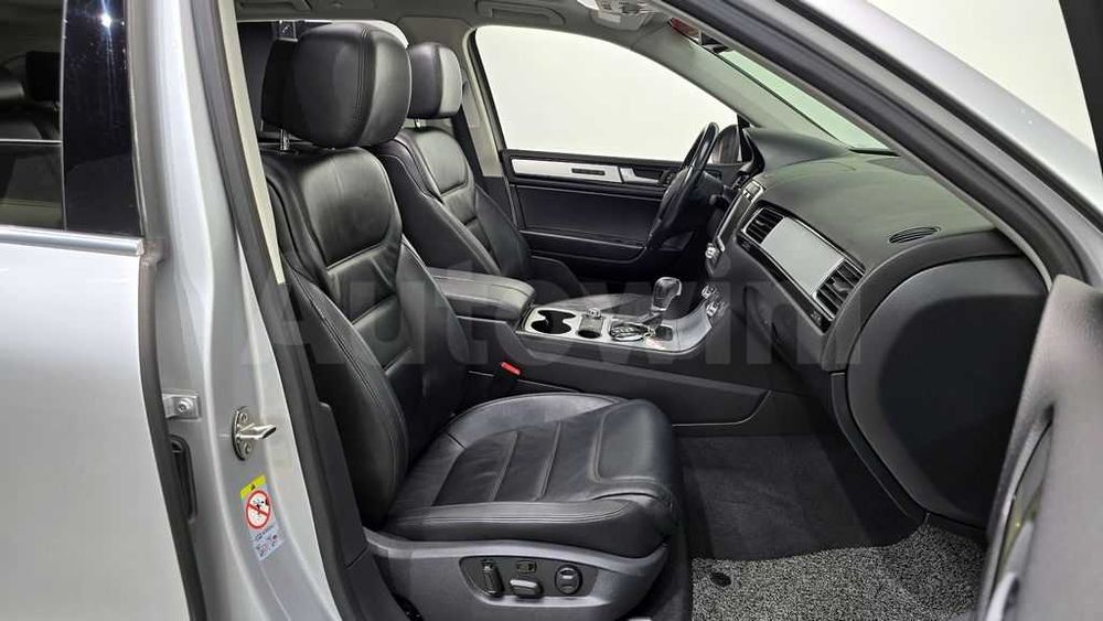 2014 Volkswagen New Touareg V6 3.0 TDI Bluemotion 7P5