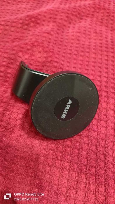 Uchwyty na telefon do auta