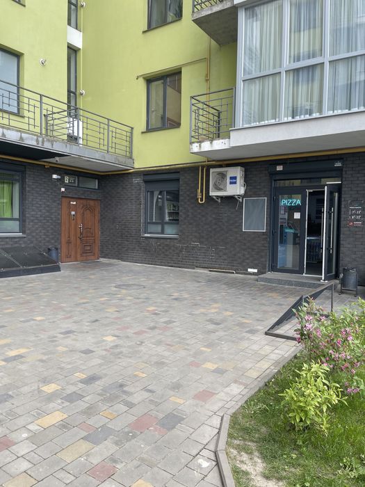 Продам комерційне приміщення вул.Новочерчицька