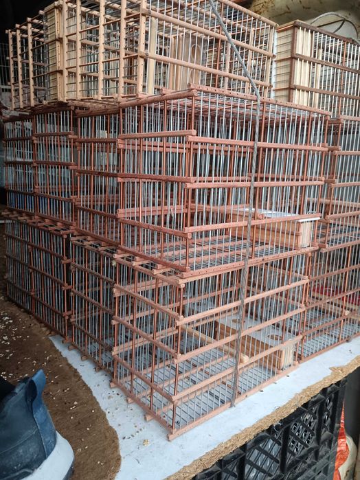 Vendo gaiolas artesanais feitas a mão