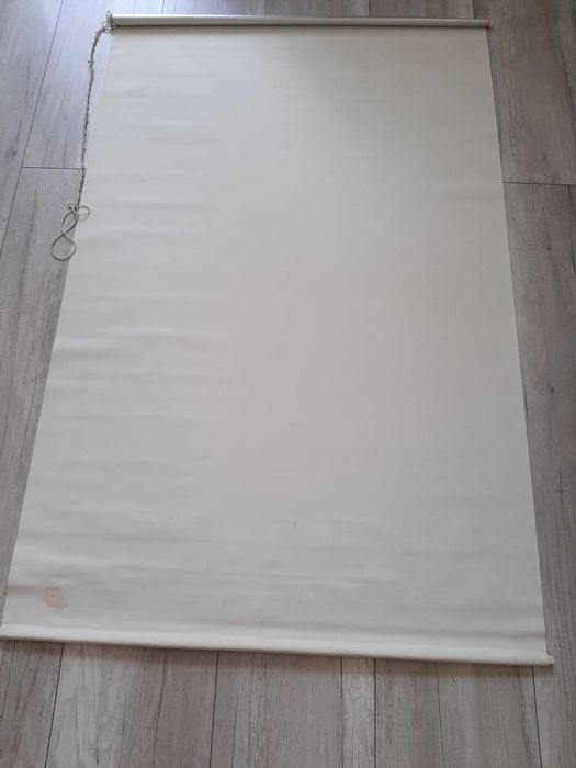 Roleta żaluzja okienna kremowa jasna srebrna powłoka termo