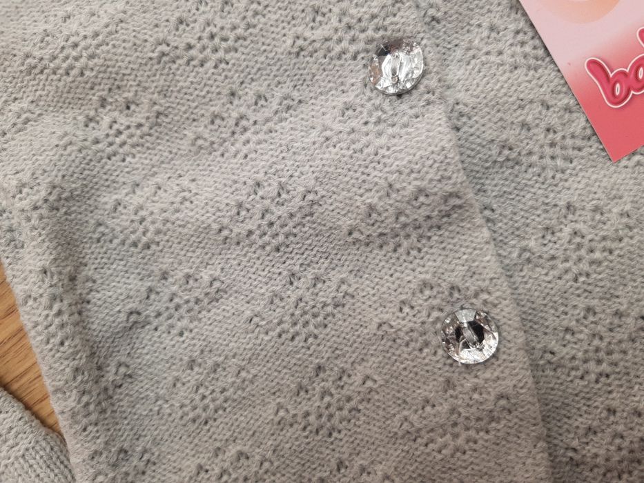 Szary sweterek nowy 74