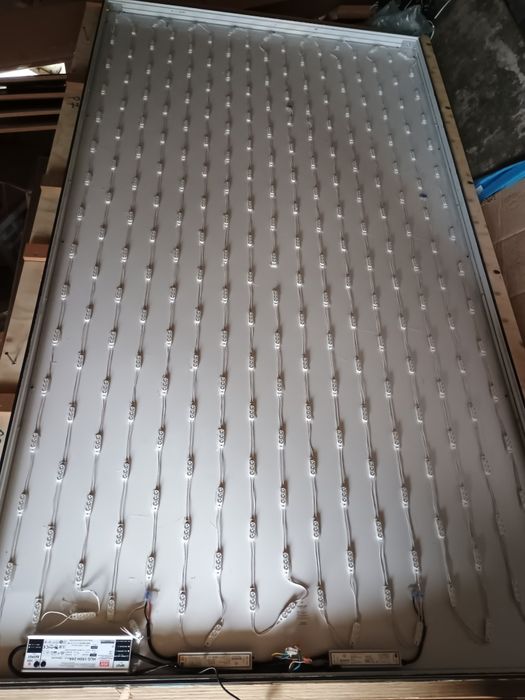 Reklama zewnętrzna 130x240 cm – aluminiowa, podświetlana LED – czarna