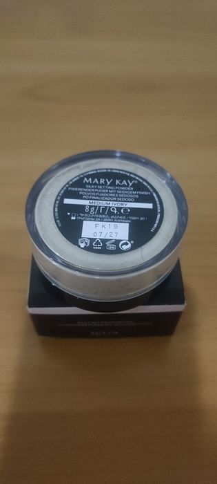 Розсипчаста шовковиста пудра Mary Kay