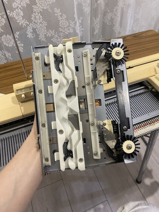 Brother kh830 вʼязальна машина 5-го класу в гарному стані (вязальная)