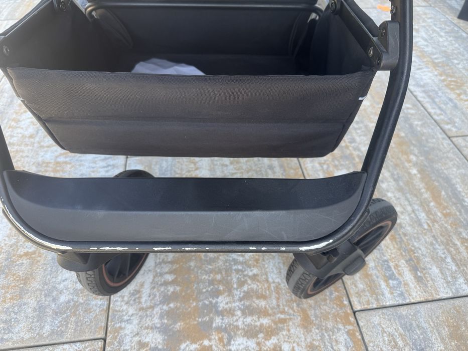 Spacerokwa cavoe axo