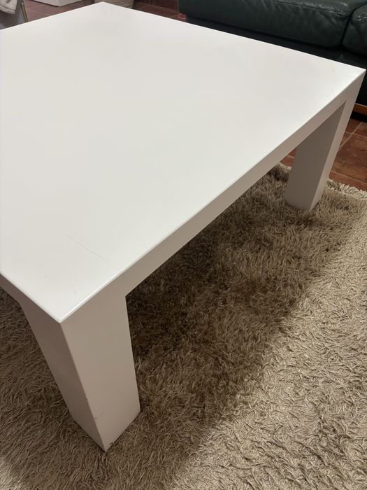 Mesa de centro de sala branca