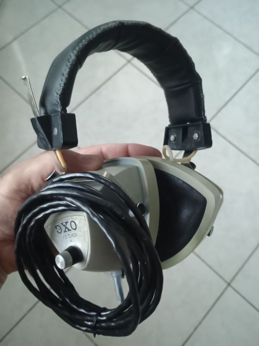 Проводные наушники